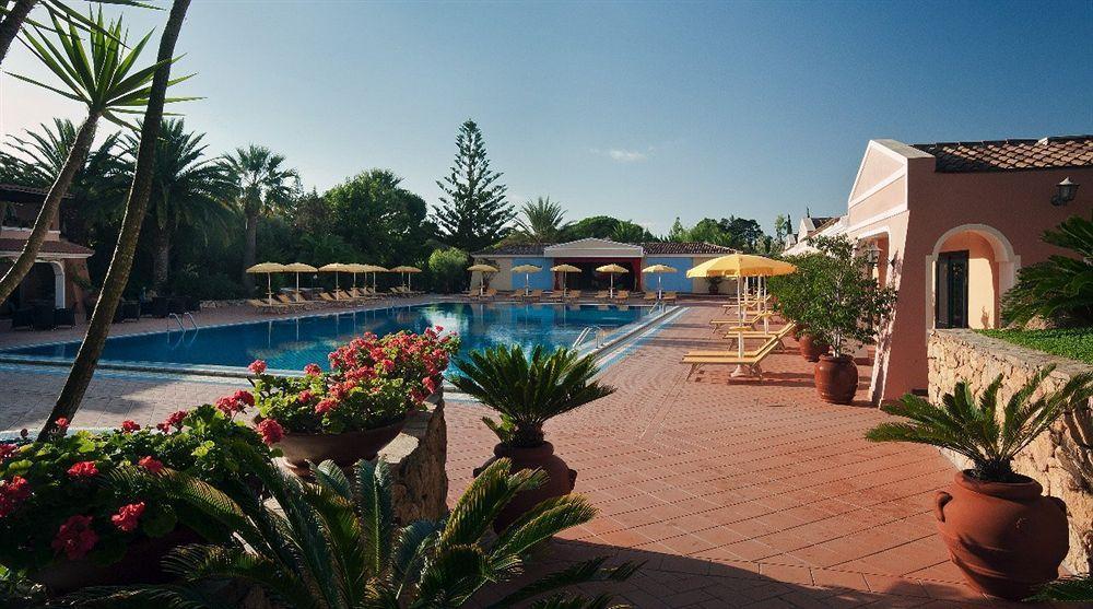 Cala Ginepro Hotel Resort & Spa Орозей Екстер'єр фото